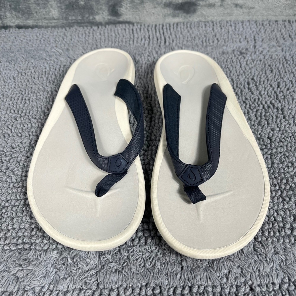 OluKai Pioe Women 8 Flip Flop Sandals Deep Navy White 20443-DEDW Beach Casual